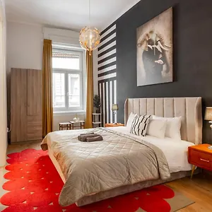 Apartament Deluxe Dohany Next To The New York Cafe, Budapeszt