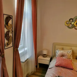 Goldcentral Comfort Apartamento
