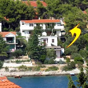 Dane-30m From Sea Apartament Trogir